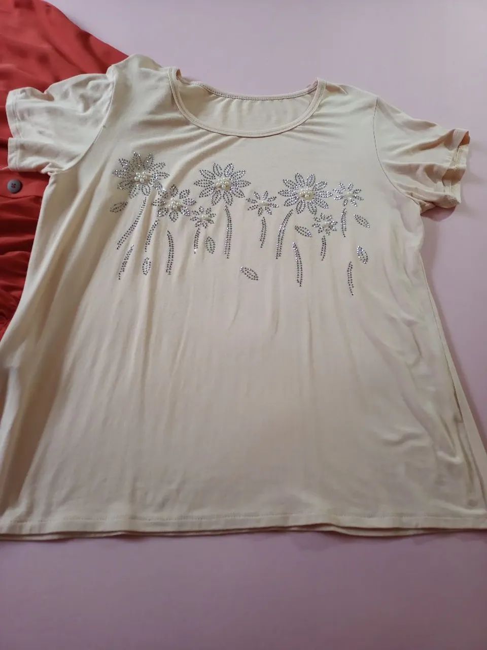 Conjunto de saia e blusa..  - Foto 2