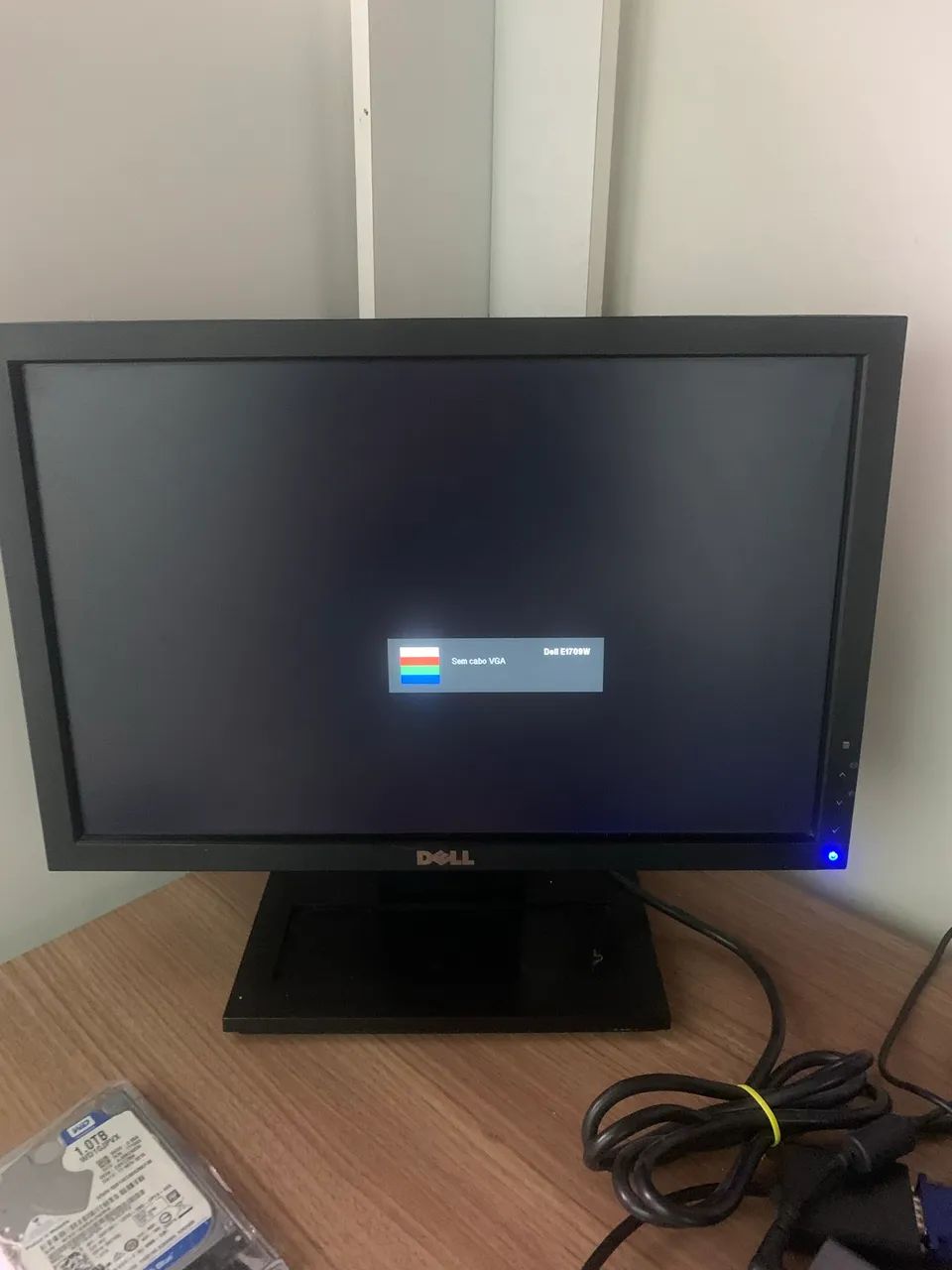 VENDO 2 MONITORES EM ÓTIMO ESTADO - Foto 2