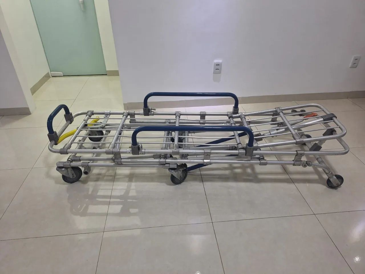 Desapego de uma Maca hospitalar  - Foto 2