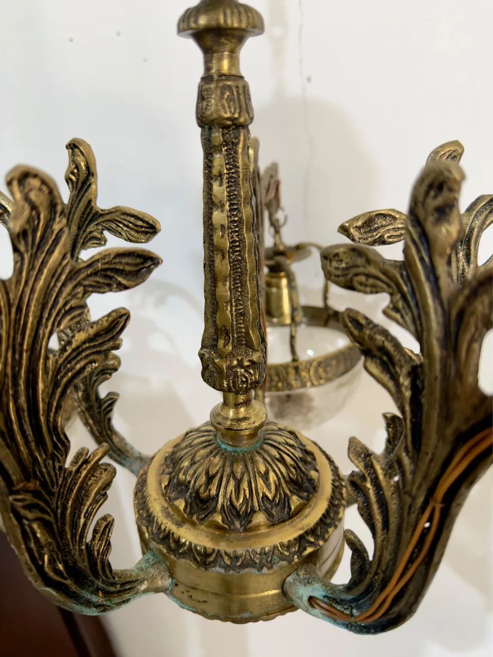 Lustre antigo em bronze - Foto 4