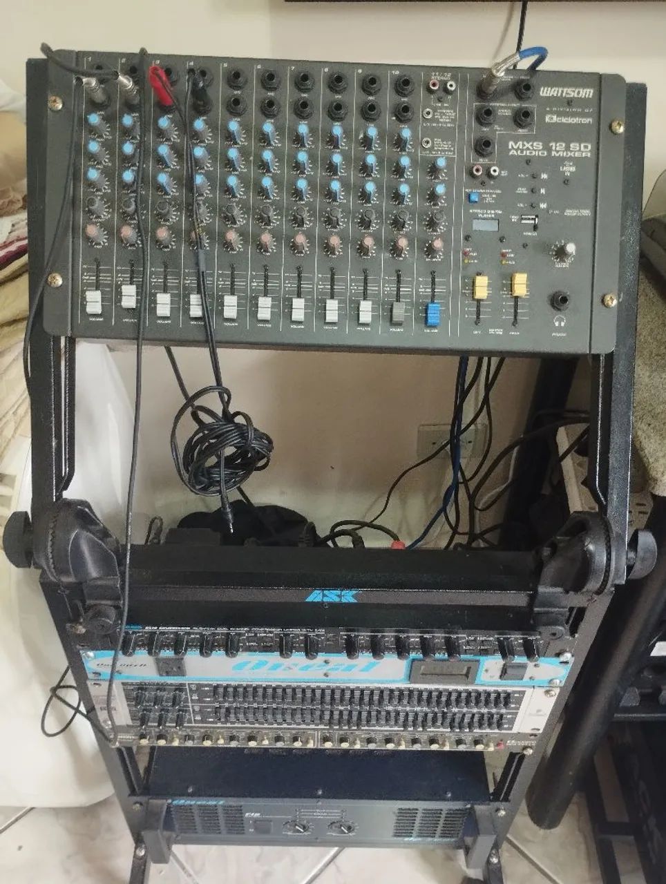 Equipamento de som profissional 