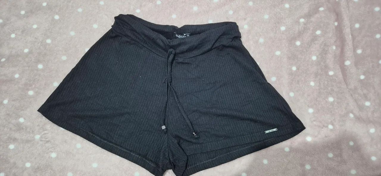 SHORT preto em BOM ESTADO