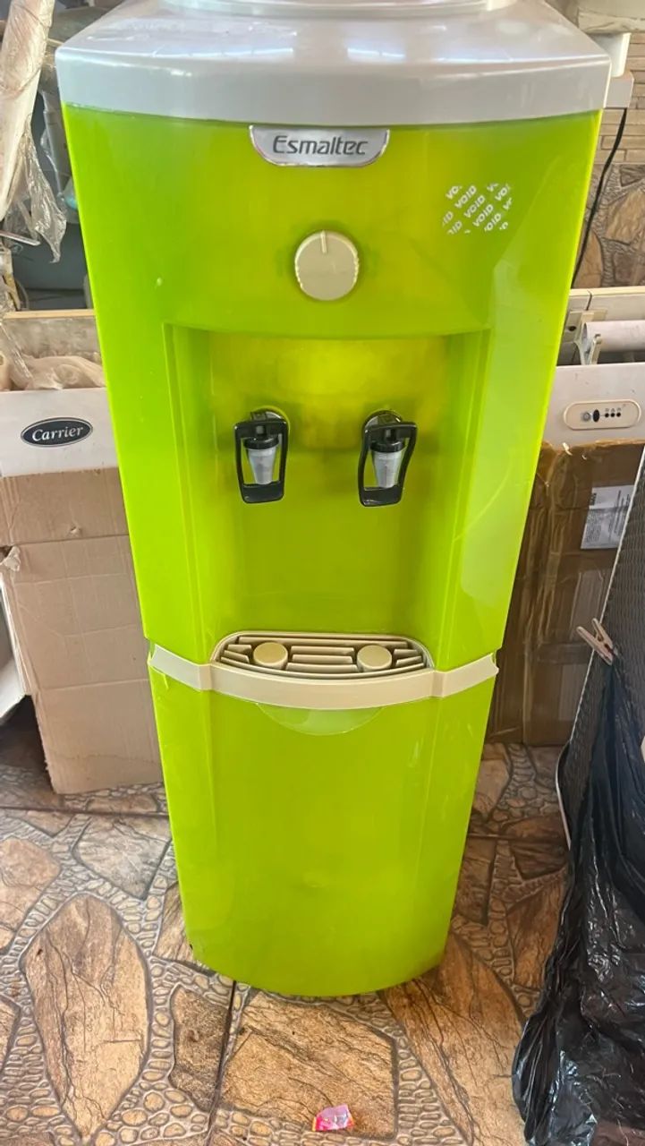 VENDO BEBEDOURO FUNCIONANDO NORMAL R$ 220