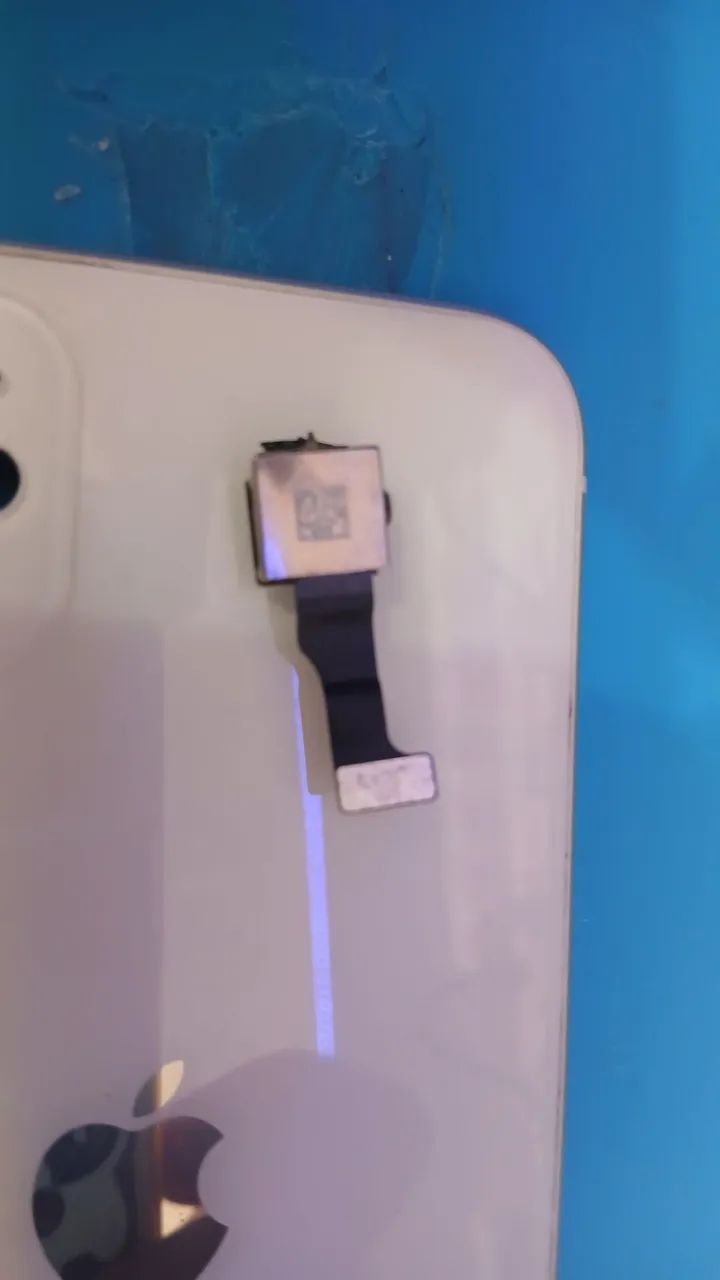 Carcaça do IPhone 11 junto com câmera original Apple  - Foto 2