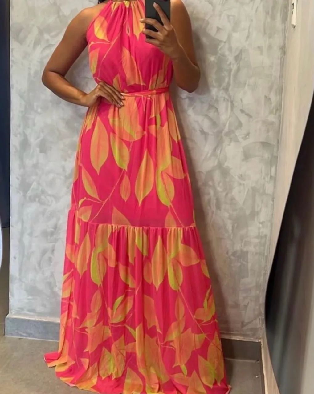 Vestido longo estampado rosa e laranja. - Foto 2