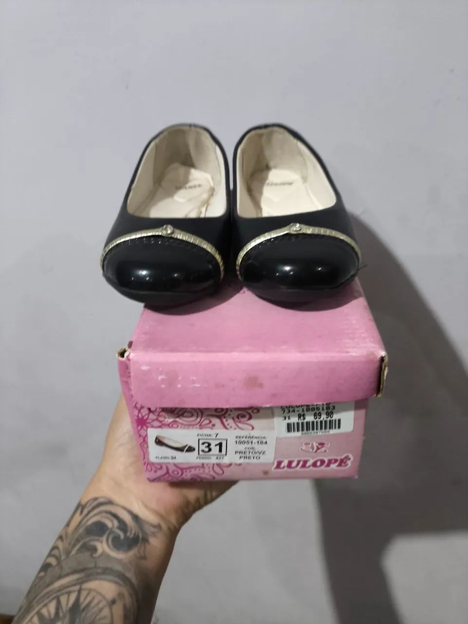 Lote com 50 sapatilha,sapatos de diversos tamanho ,preço para revenda.