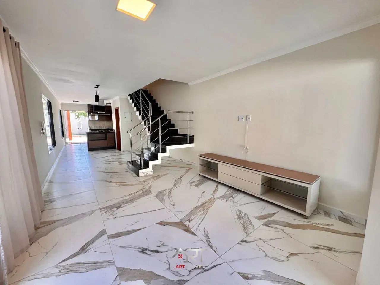 CP-CASA DUPLEX COM 3 QUARTOS/SUÍTE EM INTERLAGOS- QUADRA DO MAR- 2 VGS