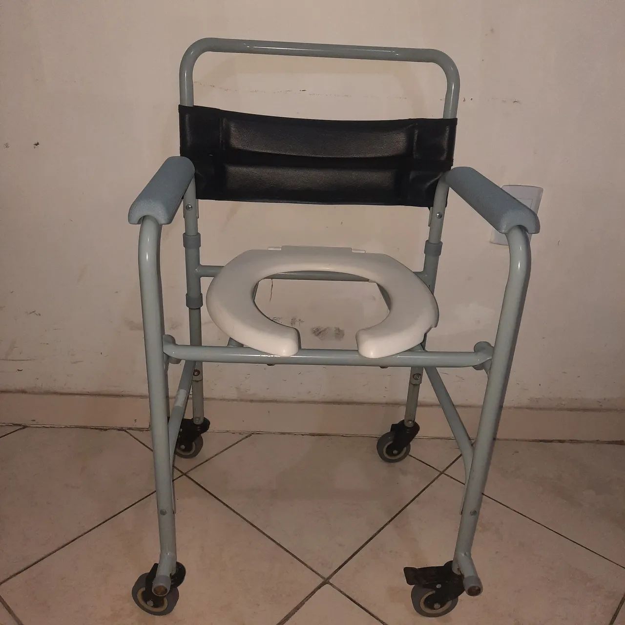 Cadeira de banho - Foto 2
