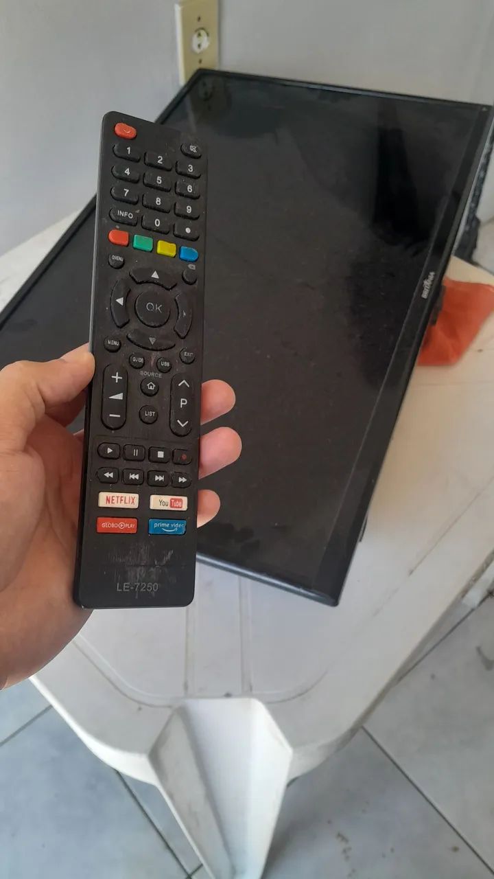TV 32 Polegadas - Vender Logo (Tela queimada)