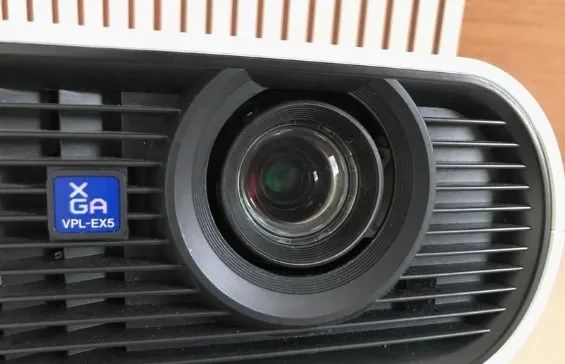 Projetor Sony VPL EX-5 - Foto 5