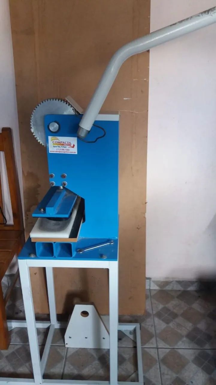 Vendo máquina de cortar chinelo compacta print