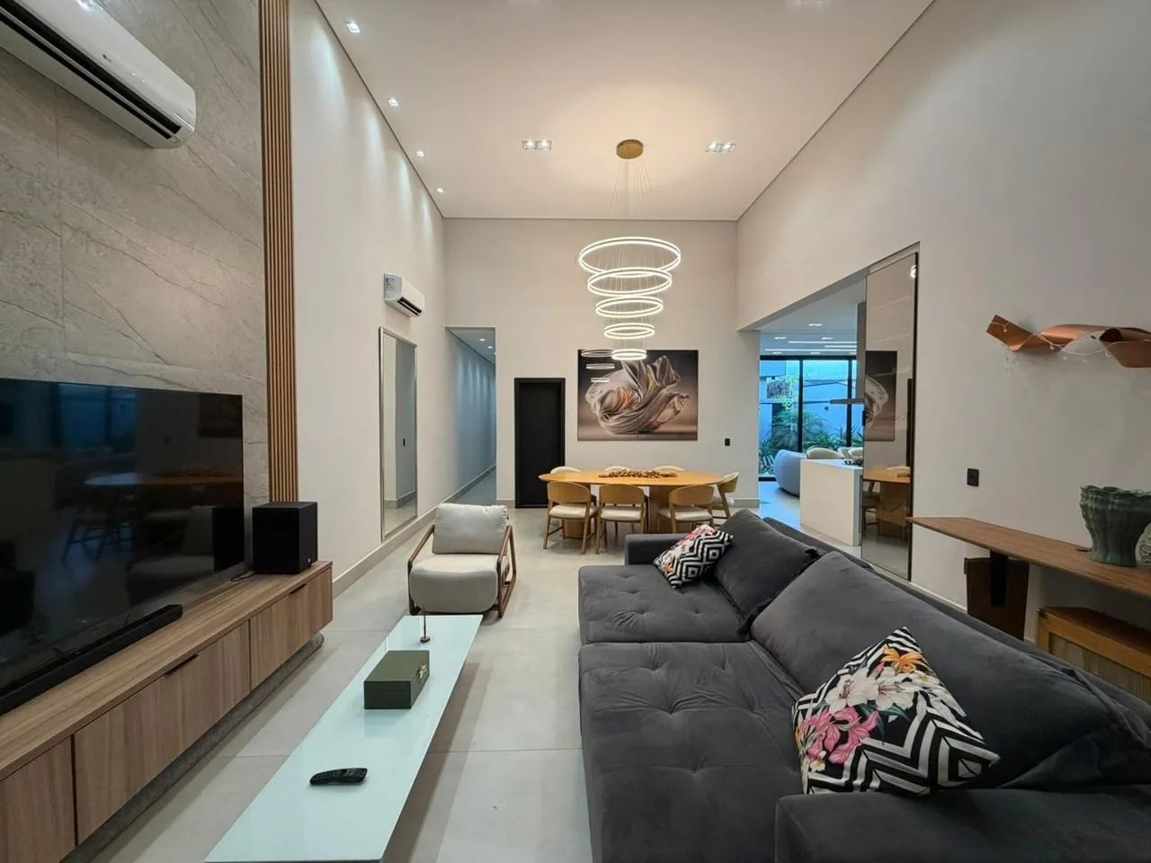 Casa em condomínio à venda com 3 suítes, 197 m², Iracemápolis