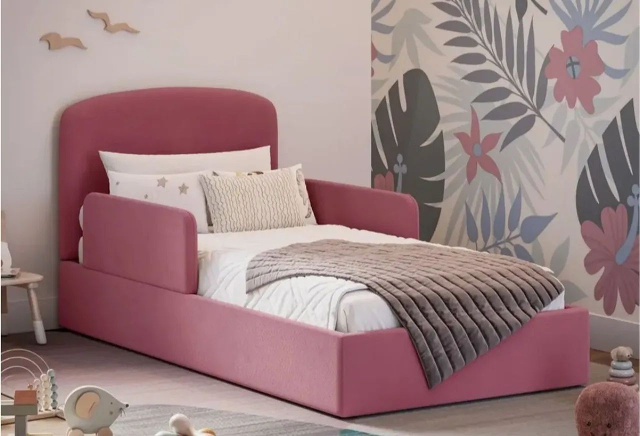 Vendo cama infantil com colchão 