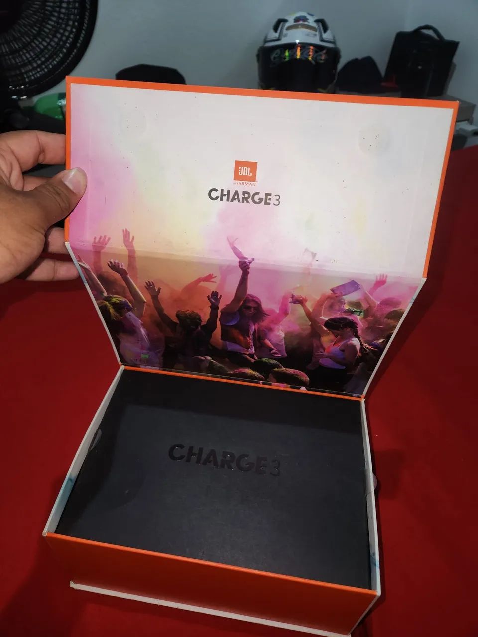Caixa original da JBL / tem que colocar uma bateria nova  - Foto 2