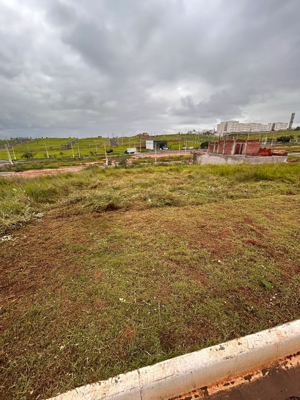TERRENO PRÓXIMO MERCADO LIVRE - Foto 2