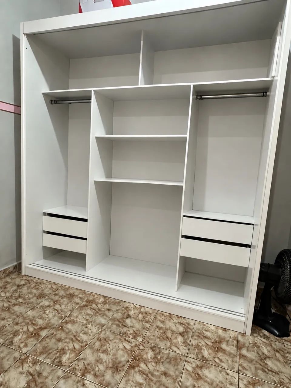 Guarda-roupa casal