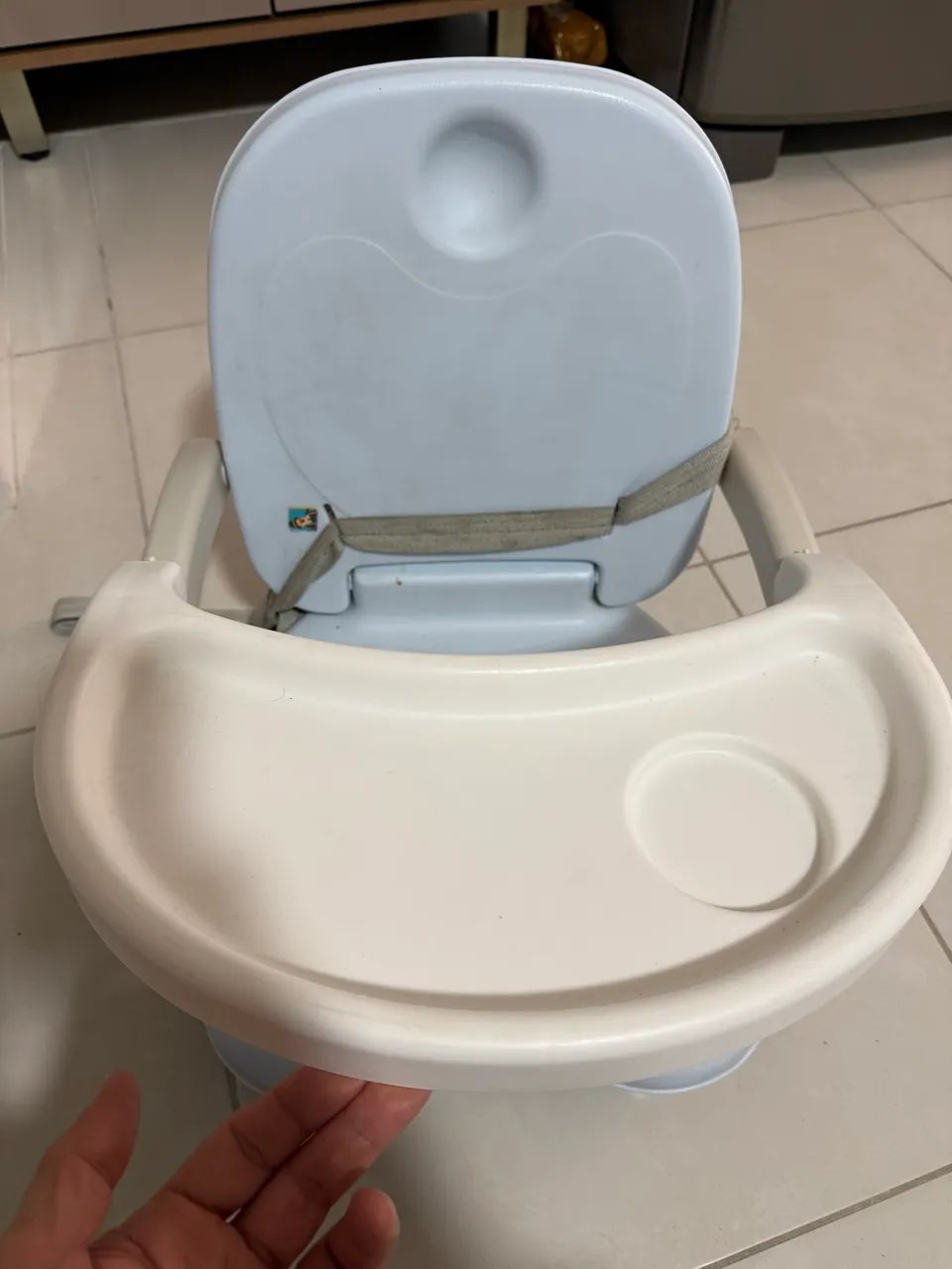 Cadeira de alimentação para doação 