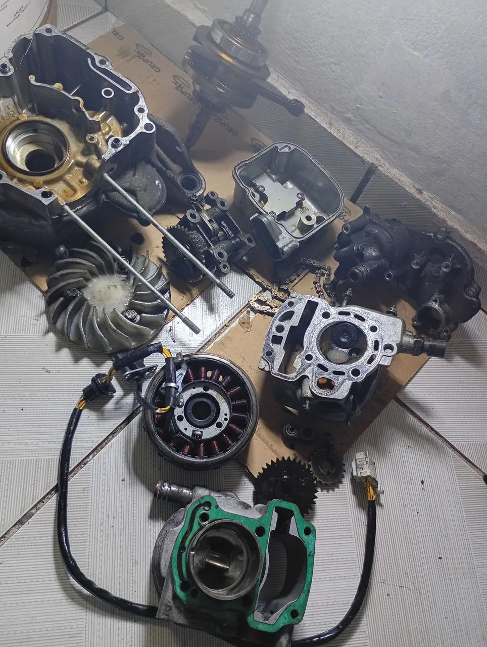 Motor da Honda Lead 110 ano 2013 desmontado completo ?