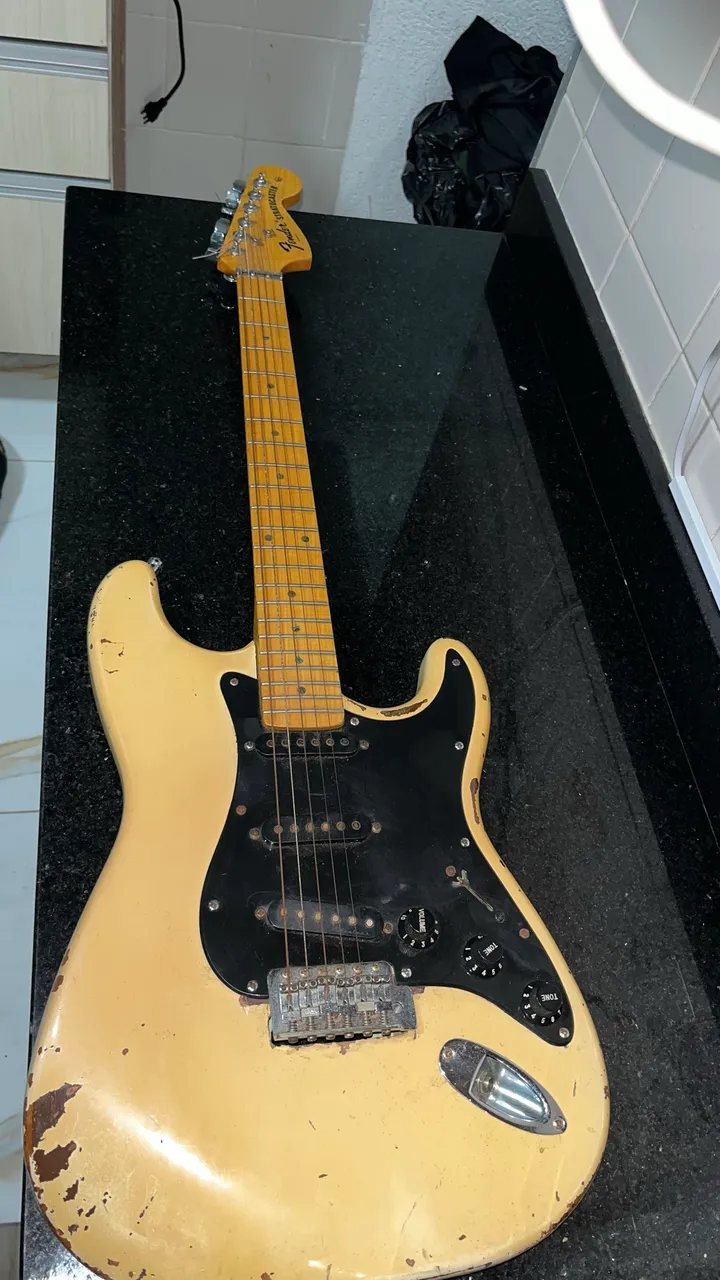 Guitarra Fender Stratocaster FSR American Vintage ?70s