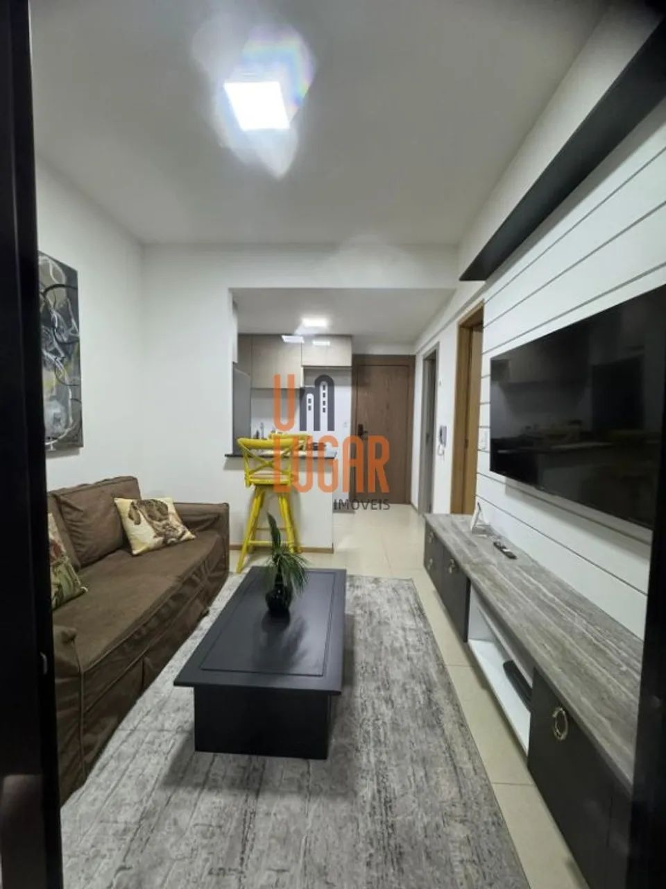 Um Lugar Imóveis aluga apartamento mobiliado com 1 quarto sendo 1 suíte no Edifício Jp Res