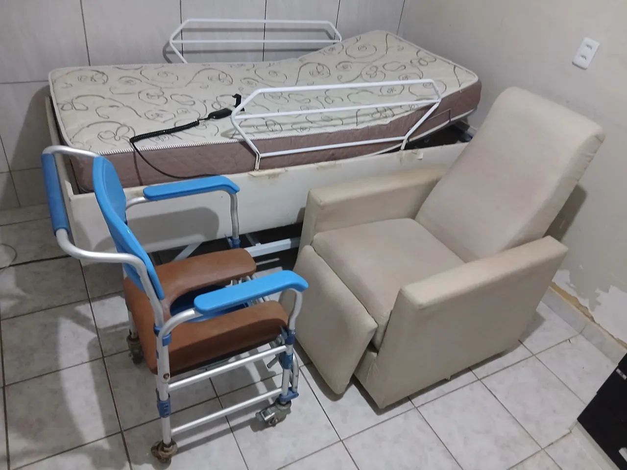 Cama elétrica para acamados  - Foto 2
