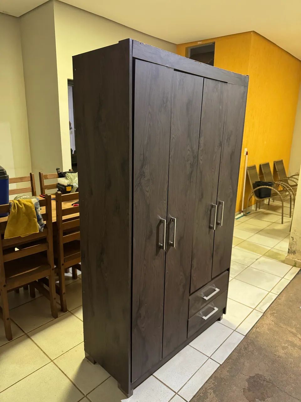 Guarda roupa Solteiro 4 portas 2 Gavetas - Foto 2