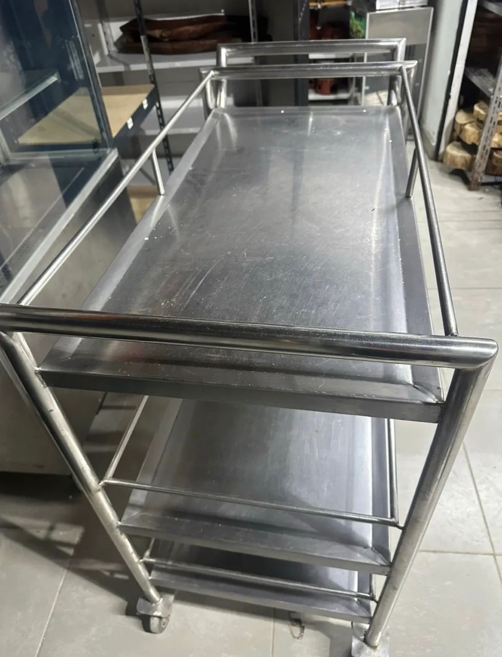 Carrinho de inox para bares e restaurantes 