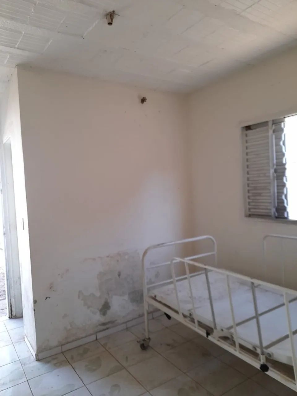 2 Camas hospitalares manuais com e sem colchão - Foto 2