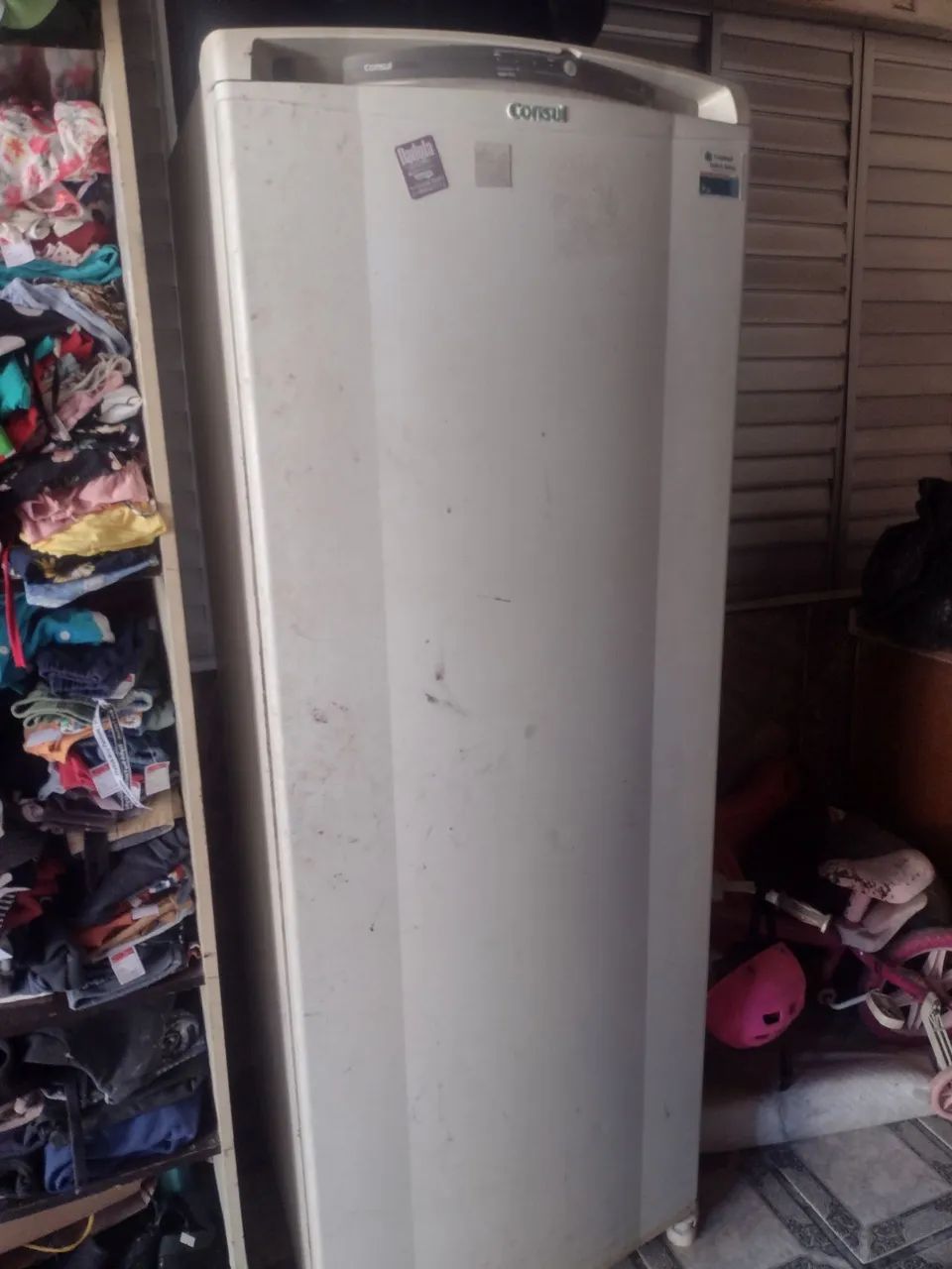 Vende-se geladeira funcionando 