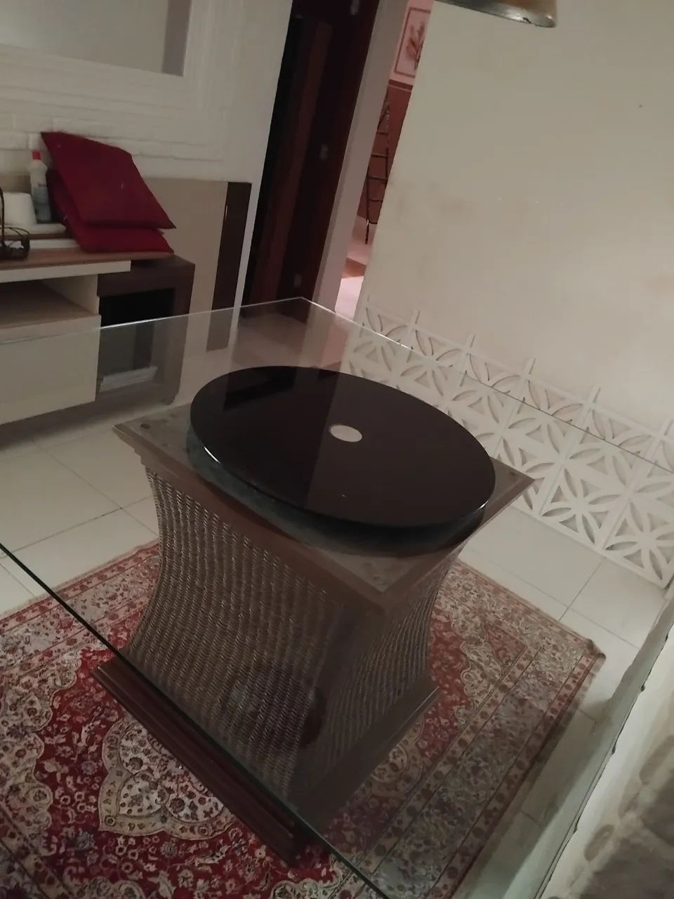 VENDE-SE MESA EM HATTAN
