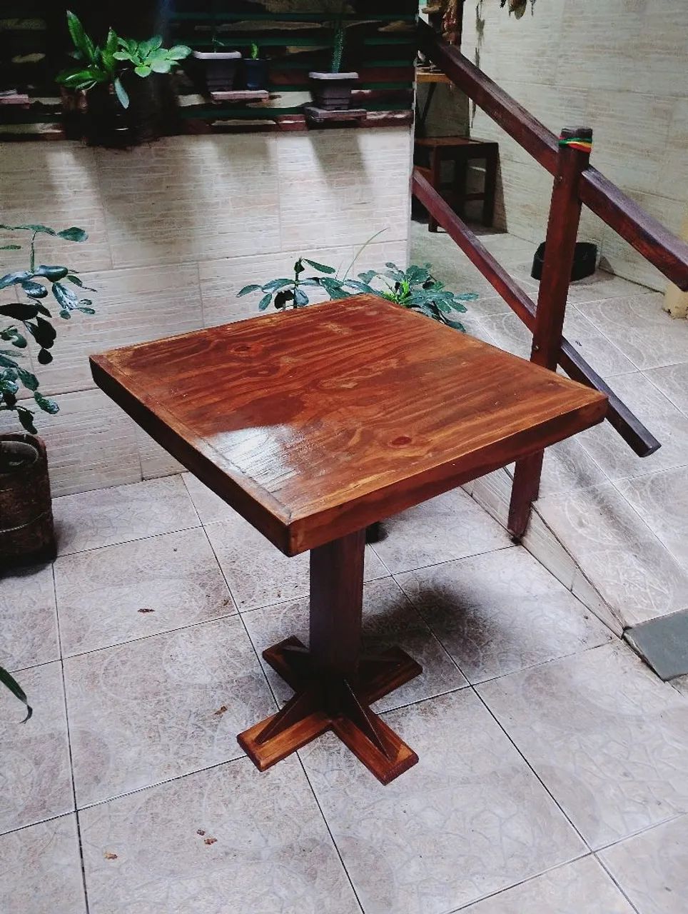 Mesa feita madeira com tampo em compensado naval. - Foto 2