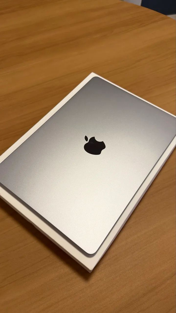 MacBook Air 13.6 - M3 Space Gray, de 256GB - 8GB, Seminovo 93