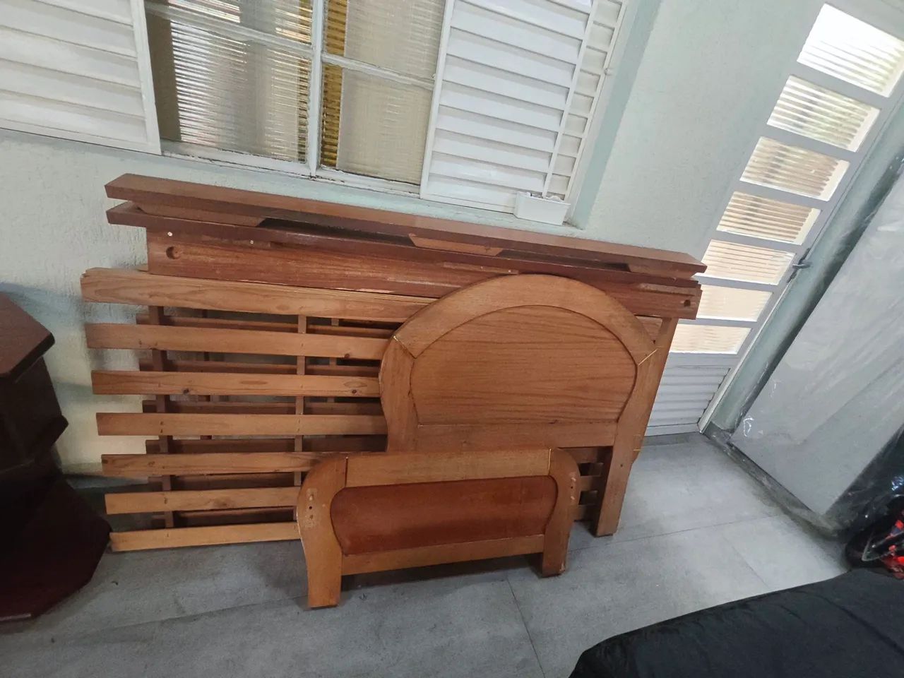 Cama solteiro madeira 