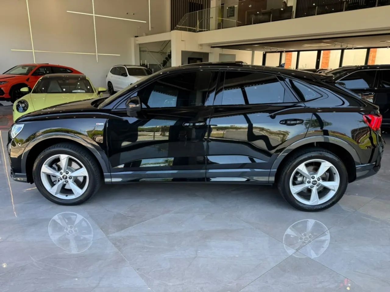 Audi Q3 SPB Perf. Black 2.0 TFSI Tipt. Quat., foto 6 de 18