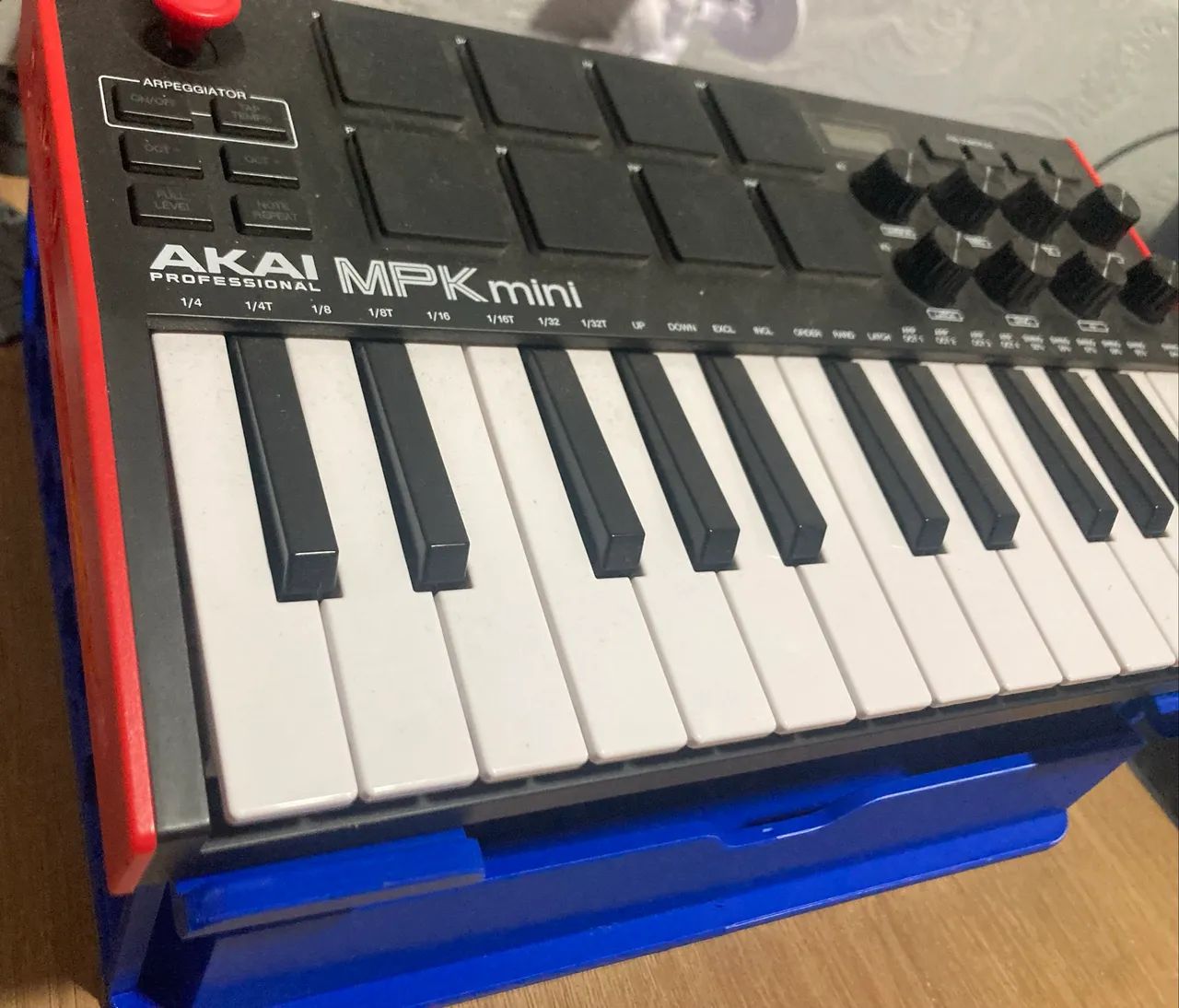 ミンゴ Controlador Akai mpk mini - Instrumentos musicais - Morobá