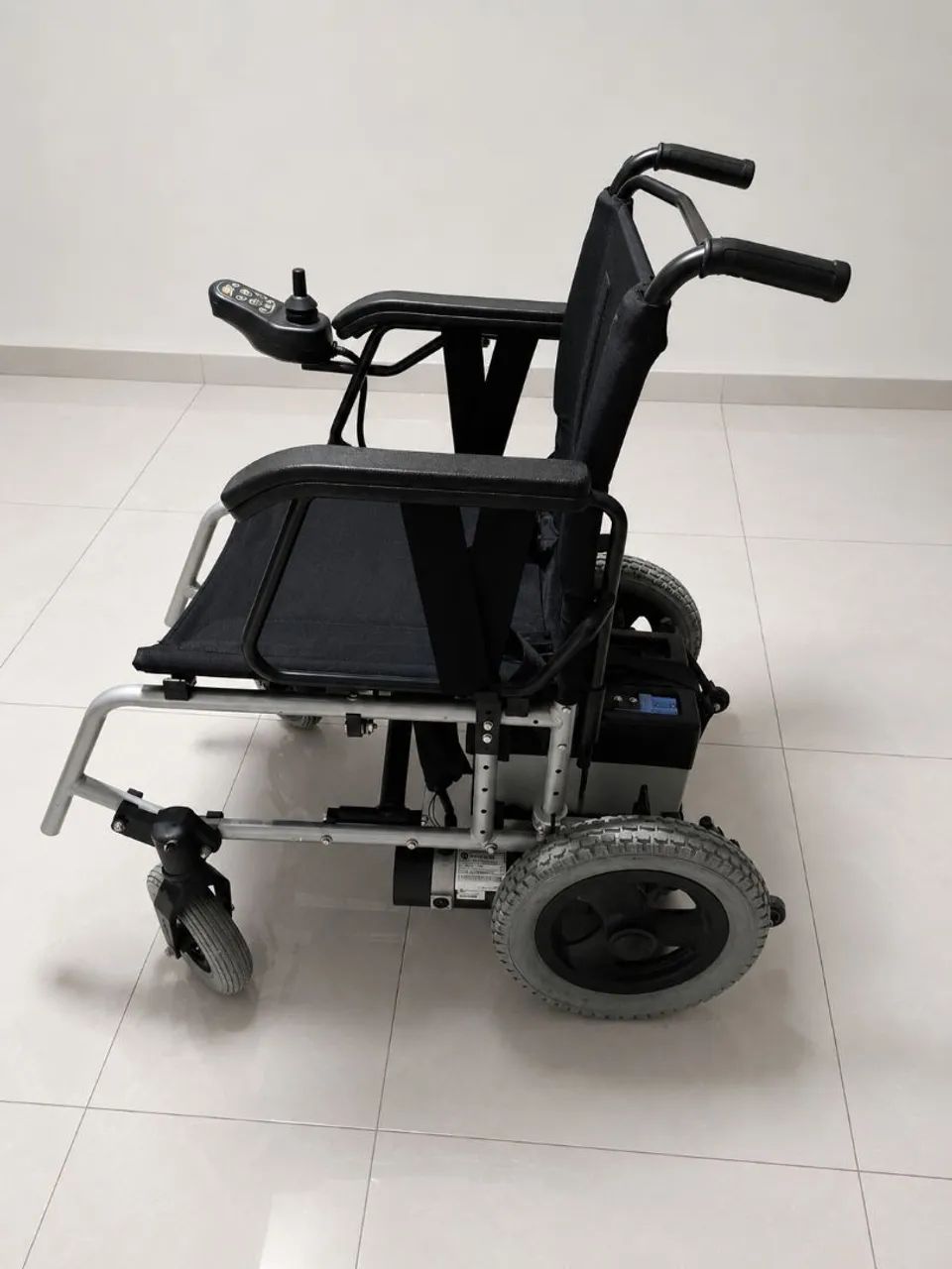 Cadeira de rodas elétrica nova