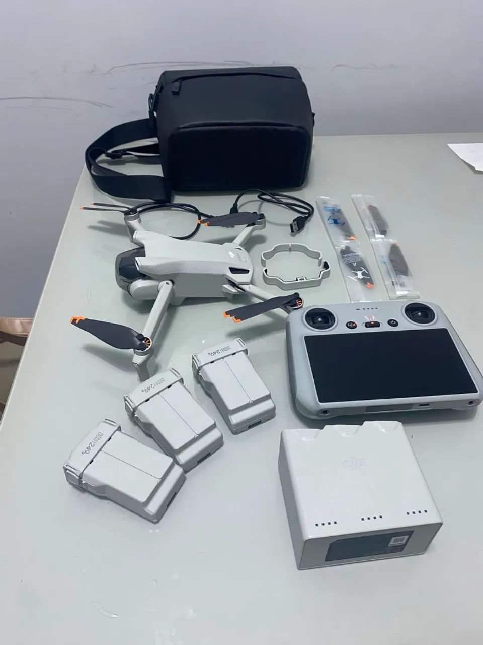 Drone DJI Mini 3 combo fly more controle com tela - Foto 5