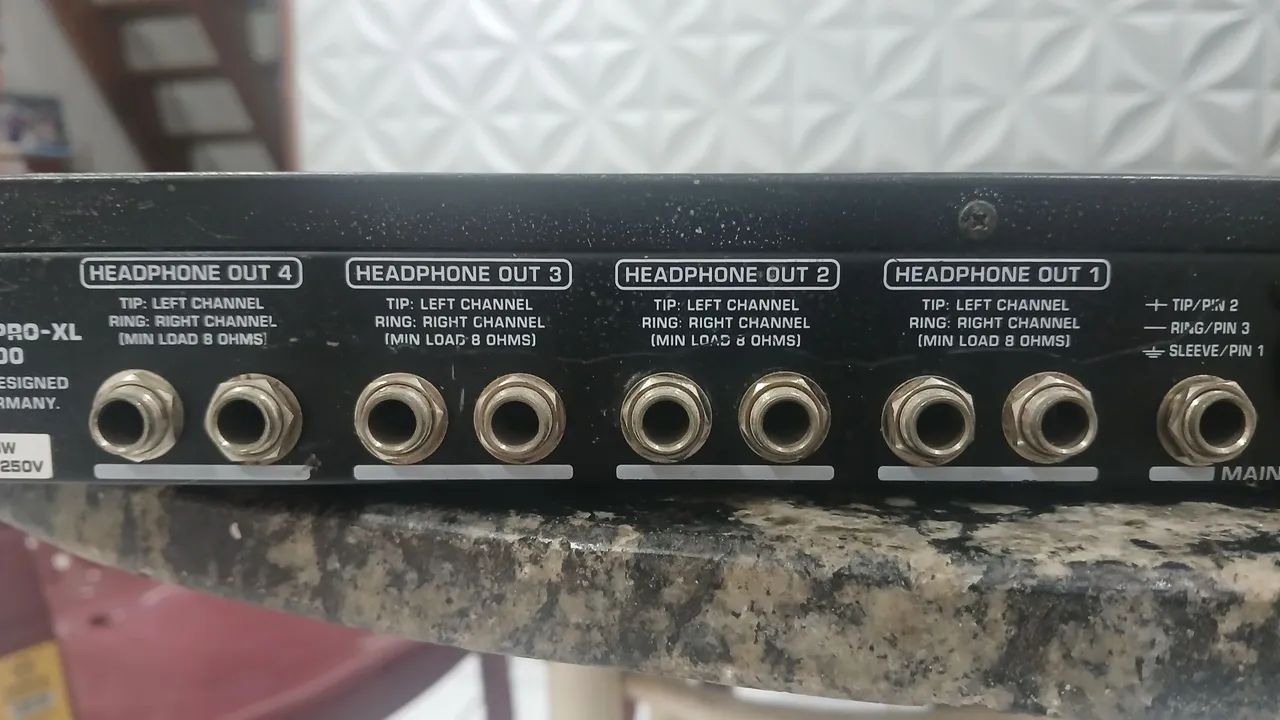 Amplificador de fone Behringer. - Foto 3