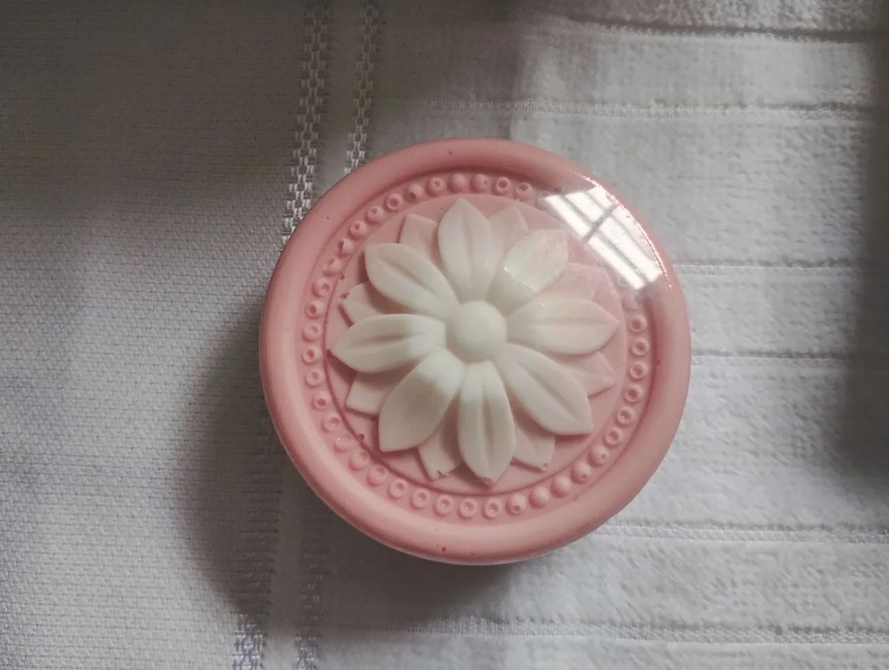 Kit 3 sabonete glicerinado perfumado mamãe bebê  - Foto 2