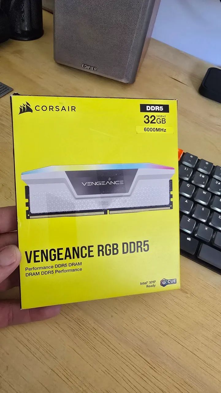 Memória RAM 32gb DDR5 Corsair Vengeance RGB Branco 16x2gb