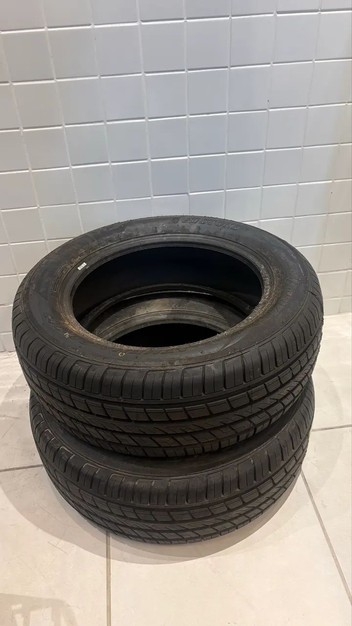 Vendo 2 pneus novos 225/60R17 AUSTONE