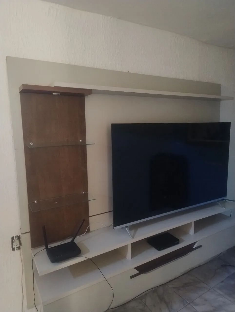 Painel de sala com função LED, próprio para tv de até 65 polegadas 
