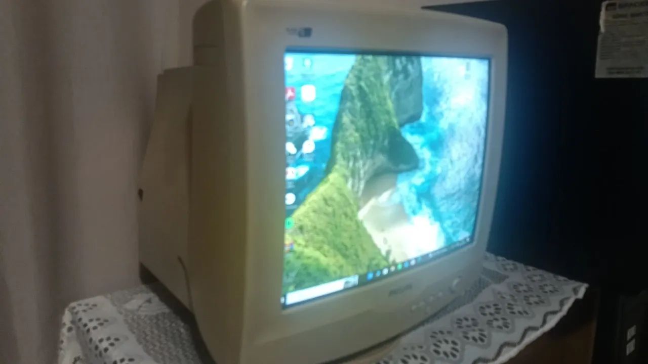 Monitor Philips CRT 15", Usado Modelo 105S19/48B