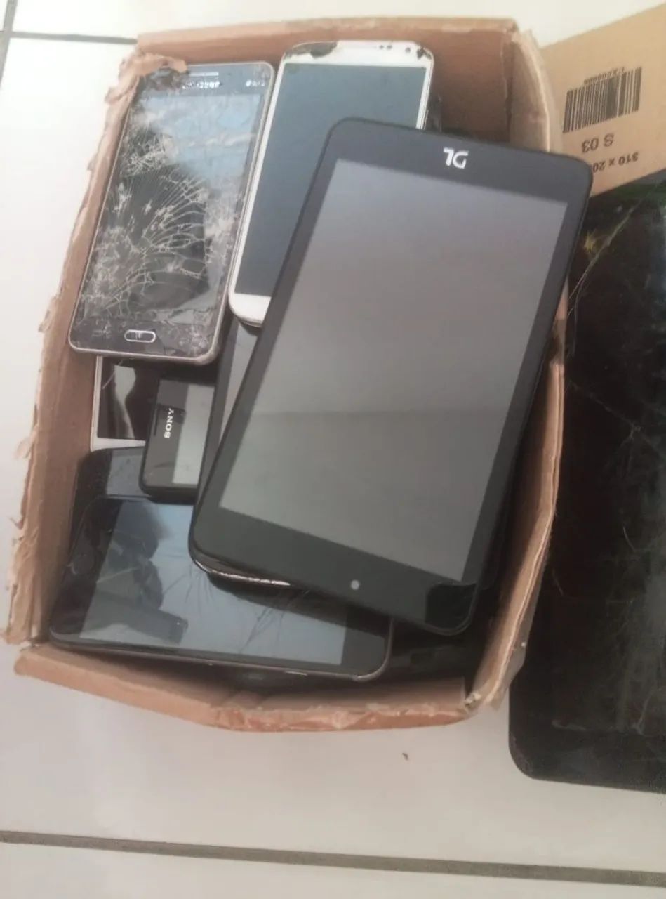  Celular e tablet pra retirar peças 