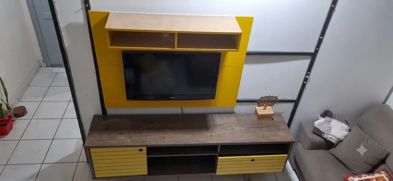 Rack com TV32" e painel 