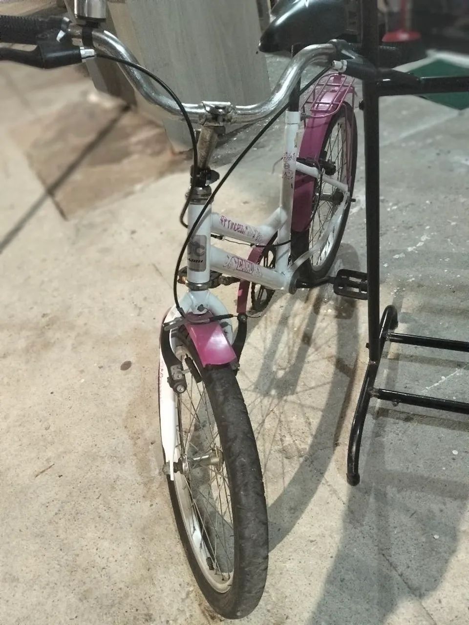 Bicicleta aro 20 bem conservada  - Foto 4