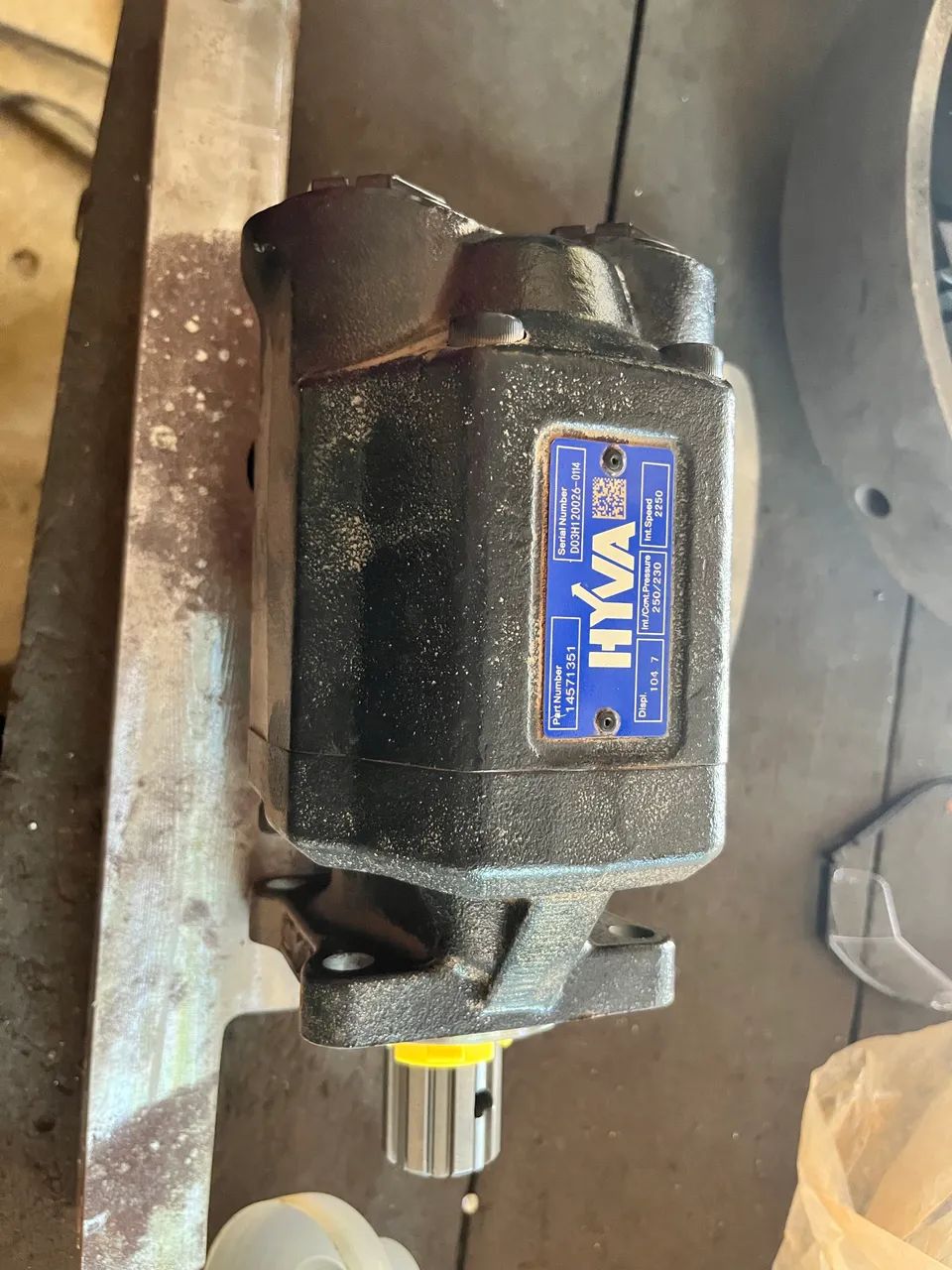 Bomba Hidráulica HYVA 14571351 (105cc) - Foto 6