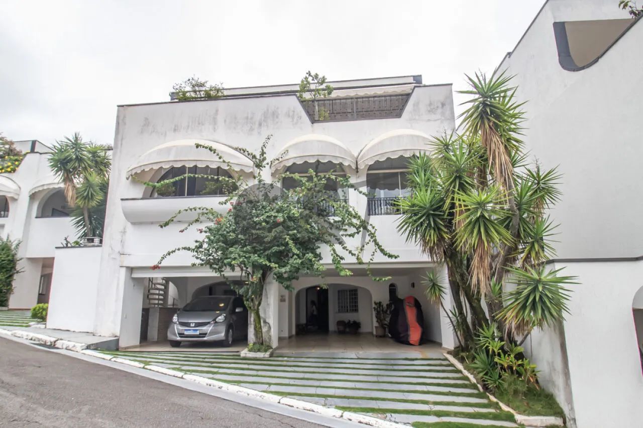 Casa de Condomínio - 4 Dormitórios (3 Suítes) à Venda no Jardim Marajoara - São Paulo/SP.