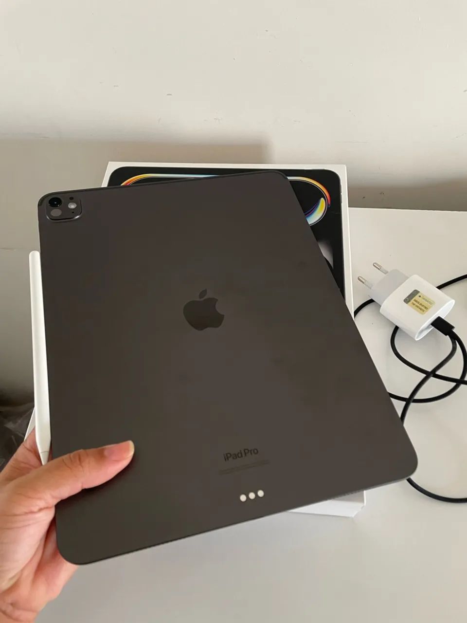 COM GARANTIA - iPad Pro Apple, Tela 13", 256GB, Chip M4 + Apple Pencil Pro - Foto 2