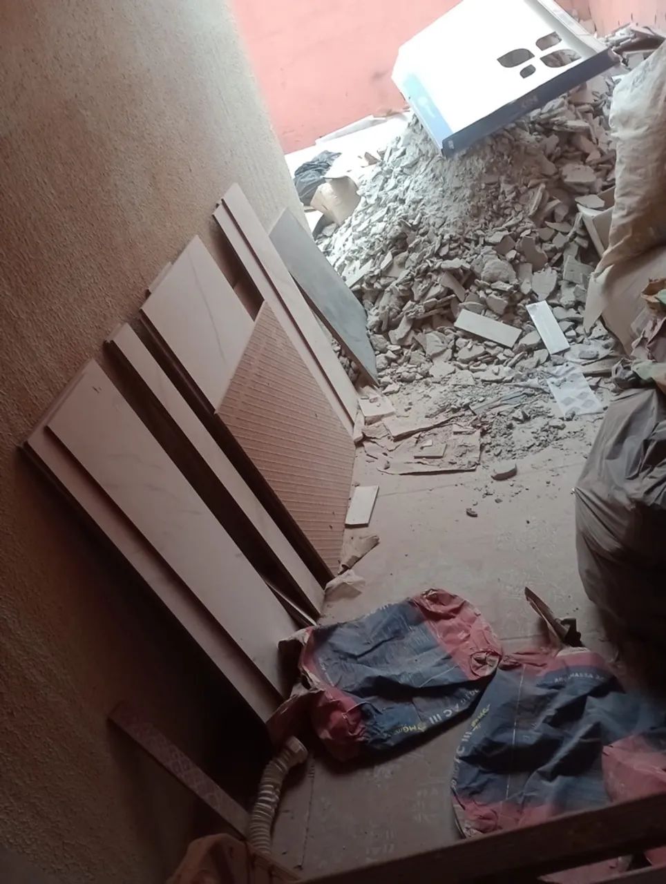 Preciso de retirar esses entulhos  - Foto 3